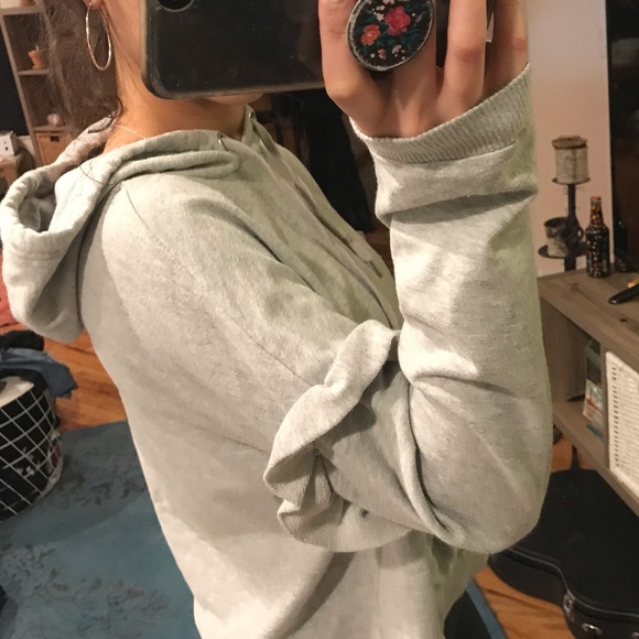 SLIGHTLY CROPPED GREY RUFFLE HOODIE - Picture 4 of 4